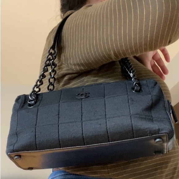 Chanel Vintage Chocolate Bar Shoulder Bag - Picture 1 of 16